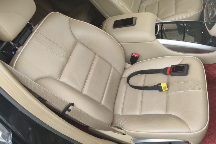 Used Mercedes-Benz R-Class 2017 R 320 4MATIC Business Edition Prestige Model
