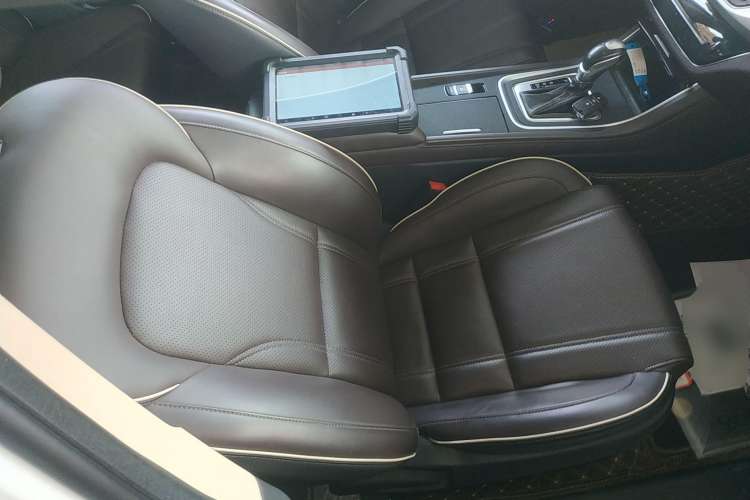 Used Changan Raeton CC 2018 1.5T Automatic Zhiya Model China V Standard
