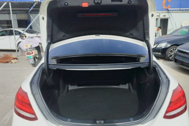 Used Mercedes-Benz E-Class 2017 E 300 L Sporty and Stylish Model
