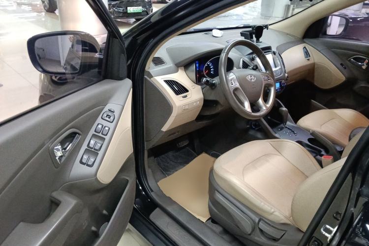Used Hyundai ix35 2013 2.0L Automatic Two-Wheel Drive Smart GLS China IV Standard