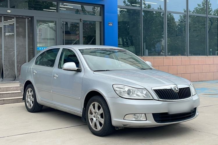 Used Skoda Octavia 2015 Classic Model 1.6L Manual Eado Version
