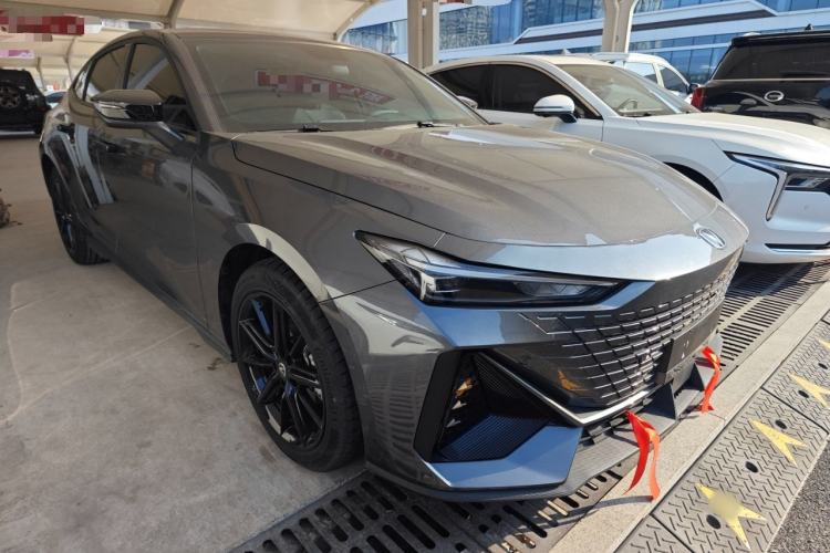 Used Changan UNI-V 2022 1.5T Prestige Version