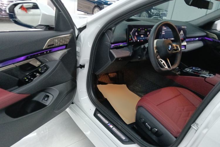 Used BMW 5 Series 2025 530Li Luxury Edition M Sport Package
