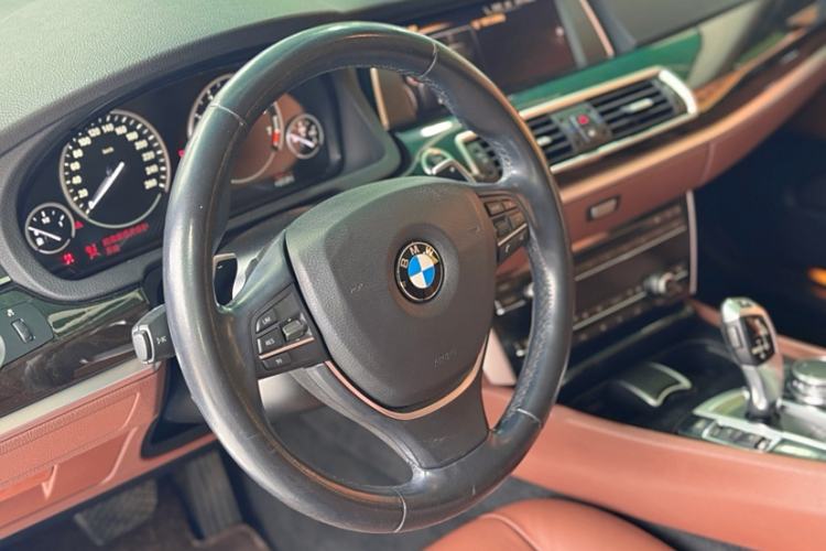 Used BMW 5 Series GT 2015 535i Leading Model
