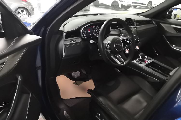 Used Jaguar F-PACE 2021 250 PS R-Dynamic S
