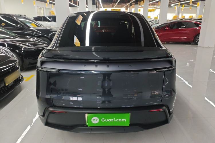 Used Tesla Model Y L 2025 Long-Range All-Wheel-Drive Version