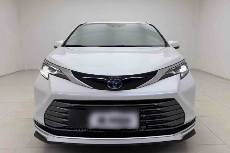 Used Toyota Sienna 2023 2.5L Hybrid Deluxe Edition
