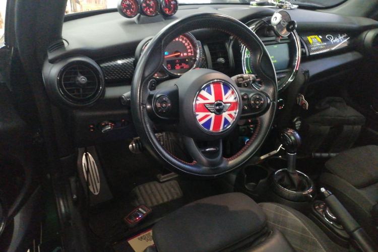 Used MINI MINI 2016 2.0T COOPER S Performance-oriented
