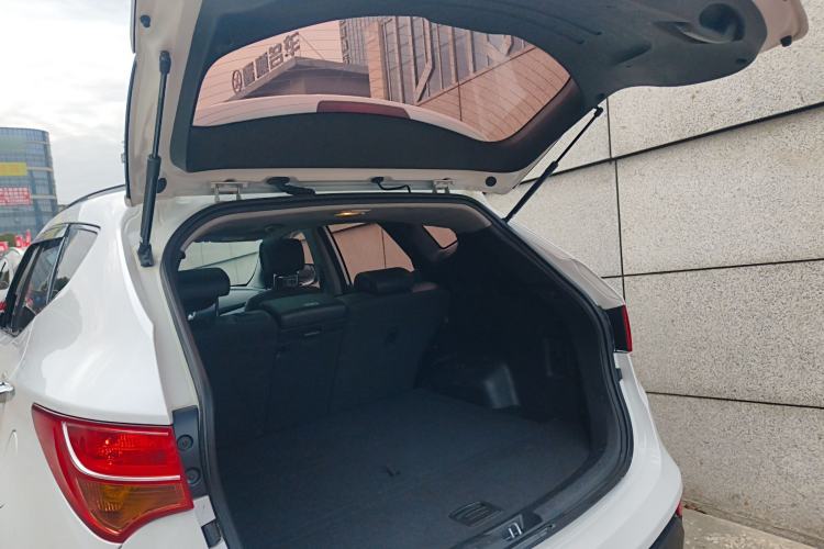 Used Hyundai Santa Fe 2013 2.4L Automatic Two-Wheel Drive Smart Version
