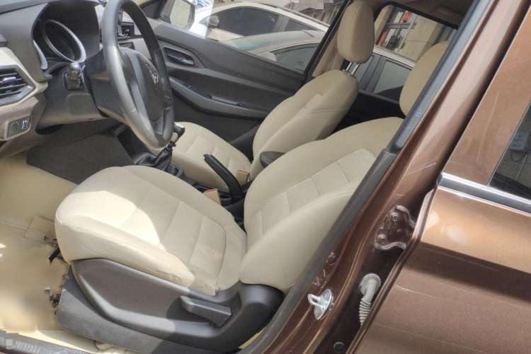 Used Wuling Hongguang 2019 1.5L S Standard Version China VI LAR
