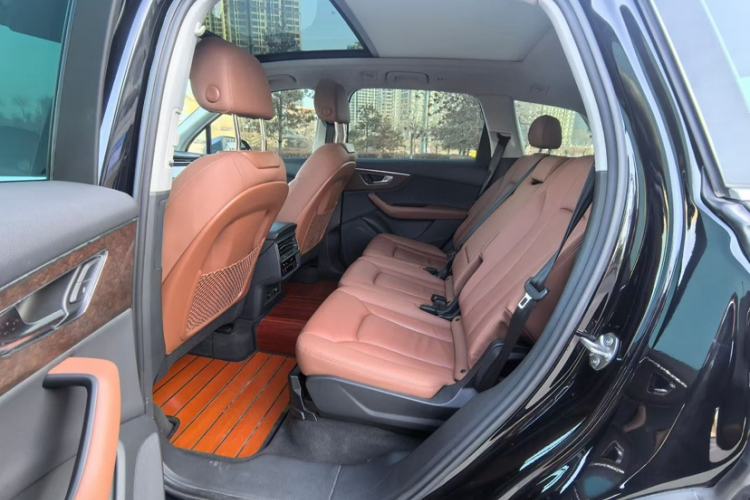 Used Audi Q7 2020 55 TFSI quattro S line sports model