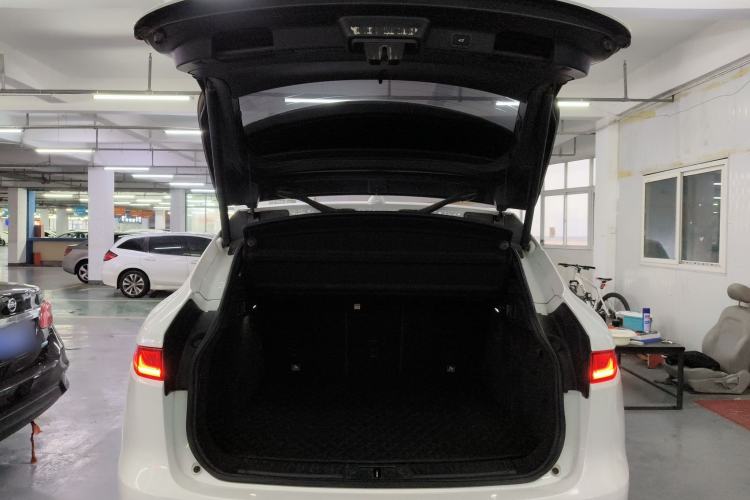 Used Jaguar F-PACE 2016 2.0T Two-Wheel-Drive R-Sport Sport Edition