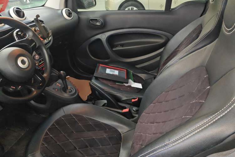 Used  fortwo 2015 1.0L 52 kW hardtop Dynamic version
