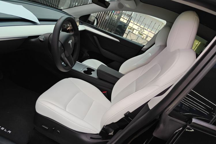 Used Tesla Model Y 2022 Long-Range All-Wheel-Drive Version