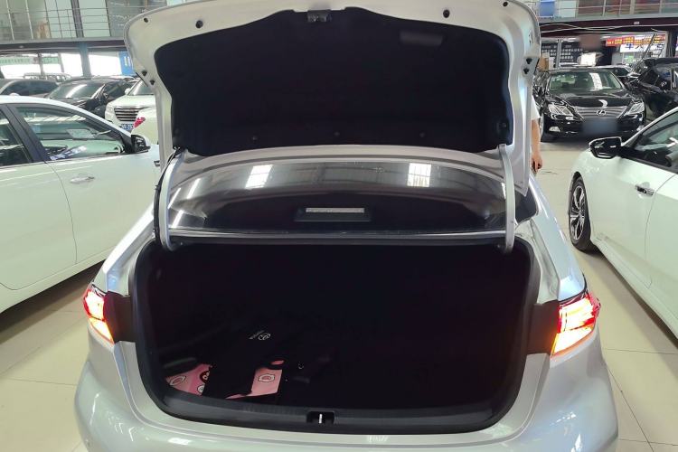 Used Toyota Levin 2019 Dual-Engine 1.8H E-CVT Luxury Edition China VI Standard
