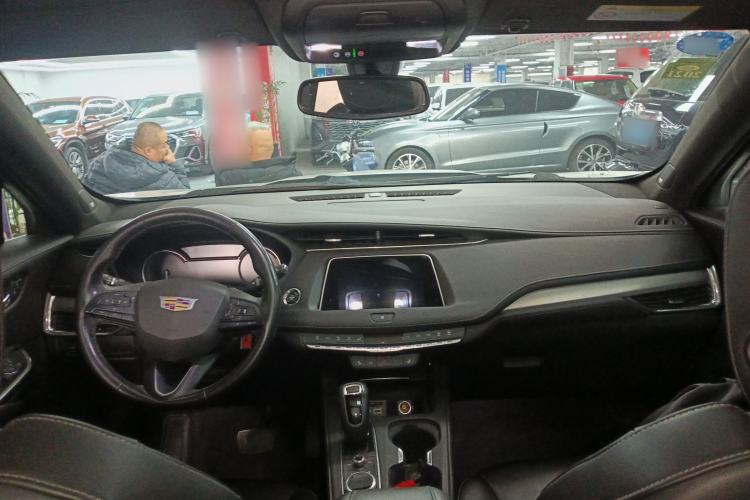 Used Cadillac XT4 2018 28T Two-Wheel Drive Leading Version
