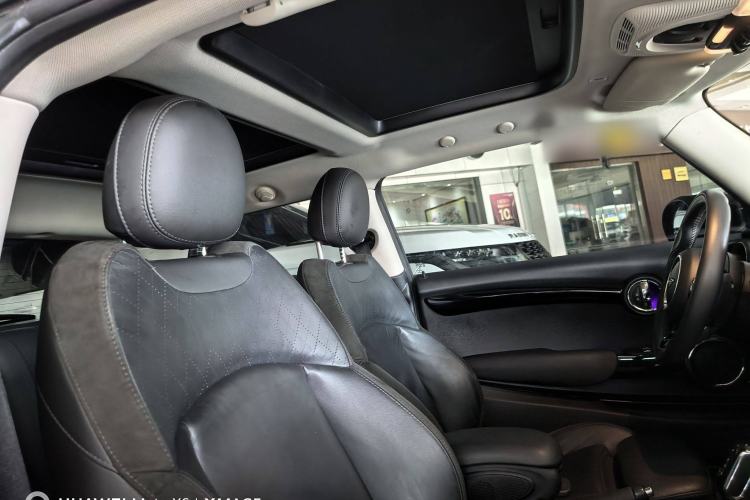 Used  MINI 2019 1.5T COOPER Classic Edition
