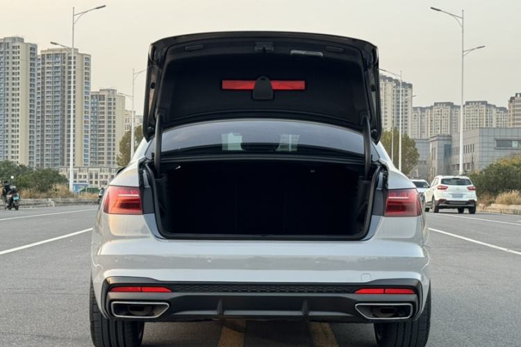 Used Audi A4L 2023 40 TFSI quattro Luxury Dynamic Edition
