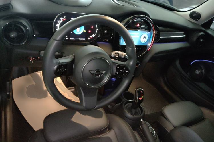 Used  MINI 2023 1.5T COOPER Artist