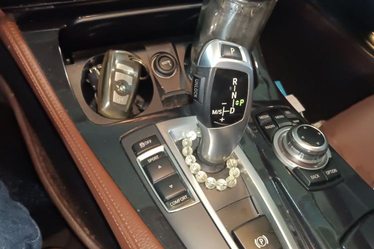 Used BMW 5 Series 2014 520Li Elegant Model
