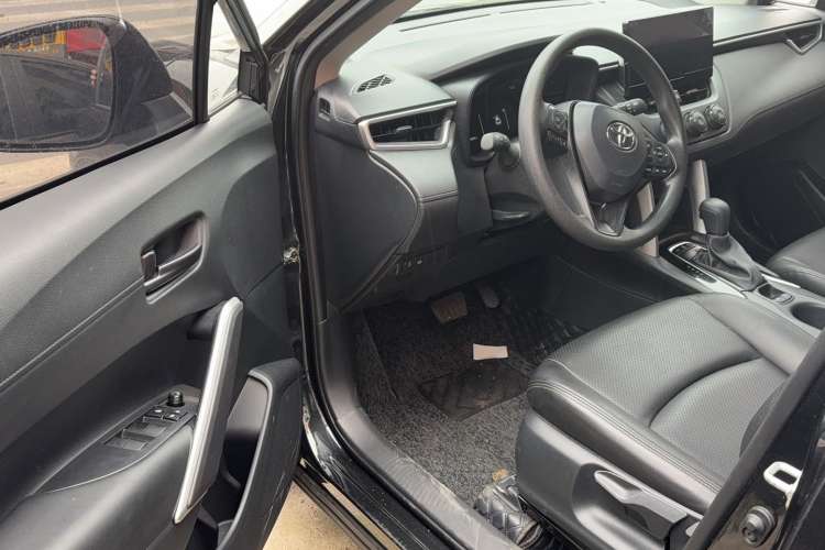 Used Toyota Corolla Cross 2023 2.0L Pioneer Edition
