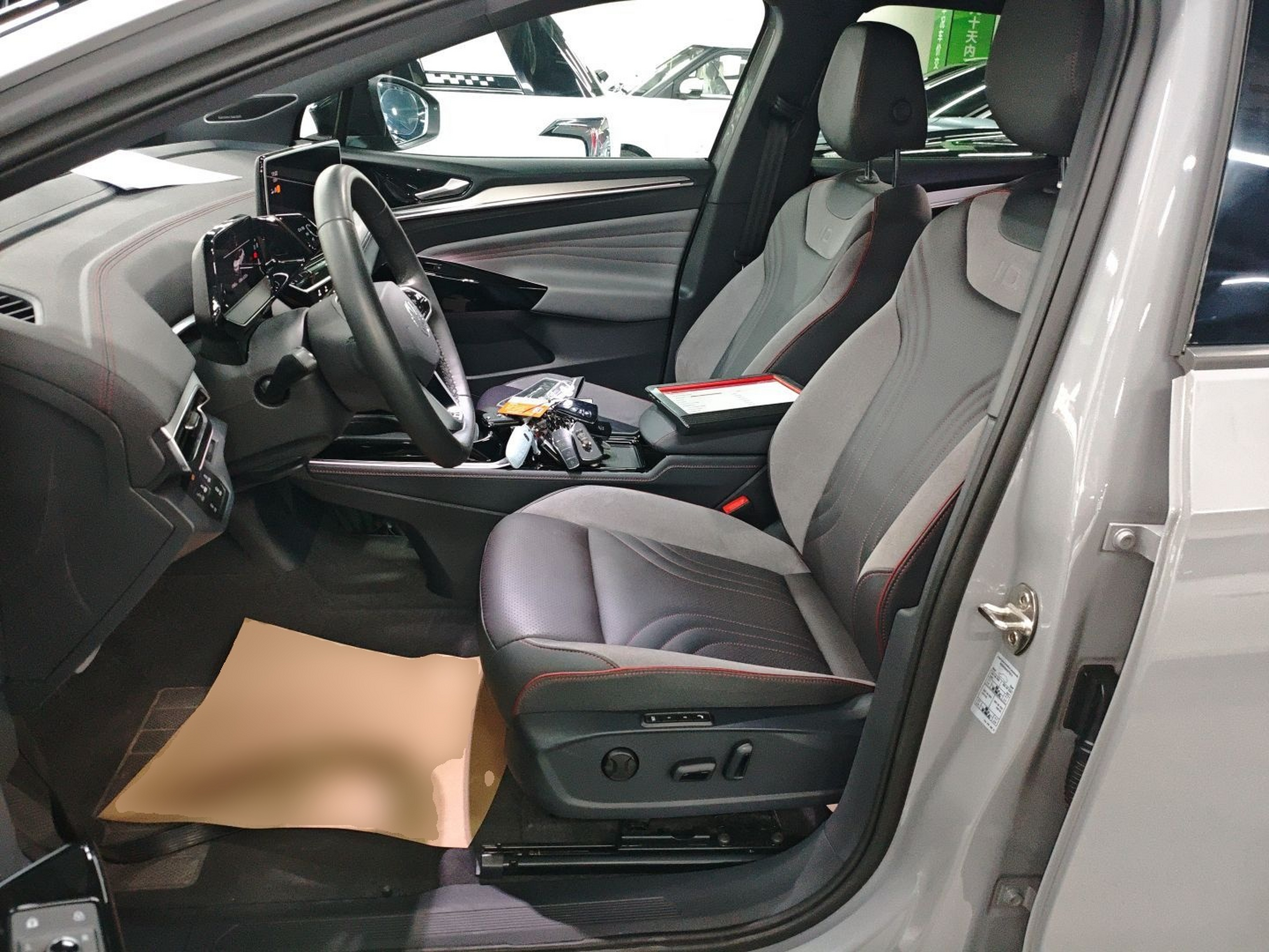 Переднее сиденье в автомобиле