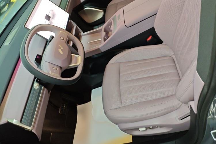 Used ONVO L60 2024 60 kWh All-Wheel Drive
