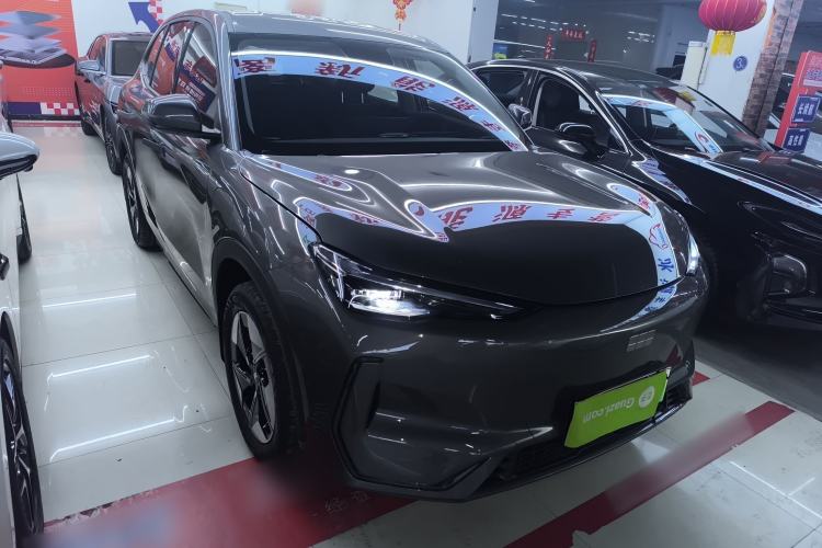 Used  E5 2024 440km Launch Edition
