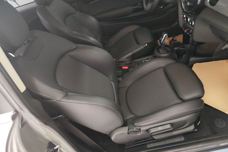 Used  MINI 2022 1.5T COOPER Classic Edition
