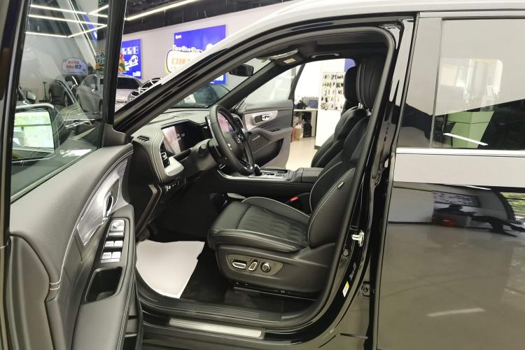 Used GAC Trumpchi GS8 2022 Linghang Series 2.0 TGDI Two-Wheel-Drive Luxury Smart Connectivity Version (7 Seats)
