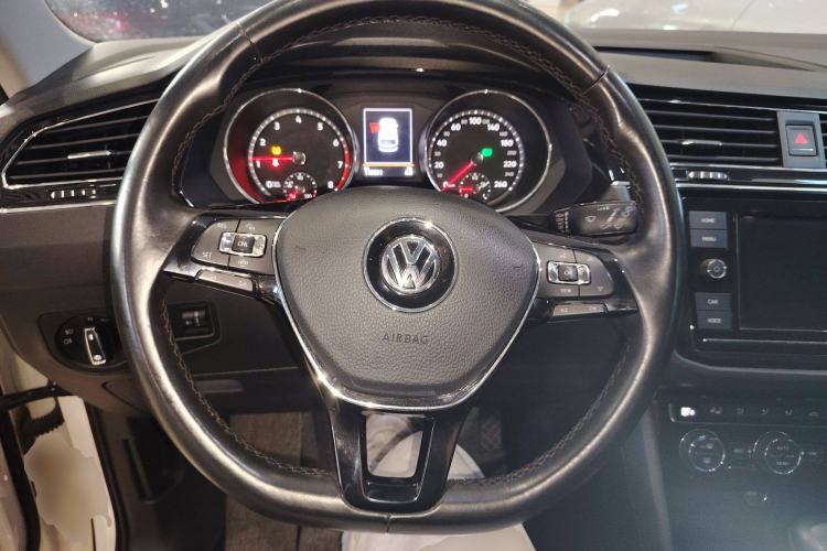 Used Volkswagen Tiguan L 2019 330TSI Automatic Two-Wheel Drive Smart Luxury Version China VI Standard
