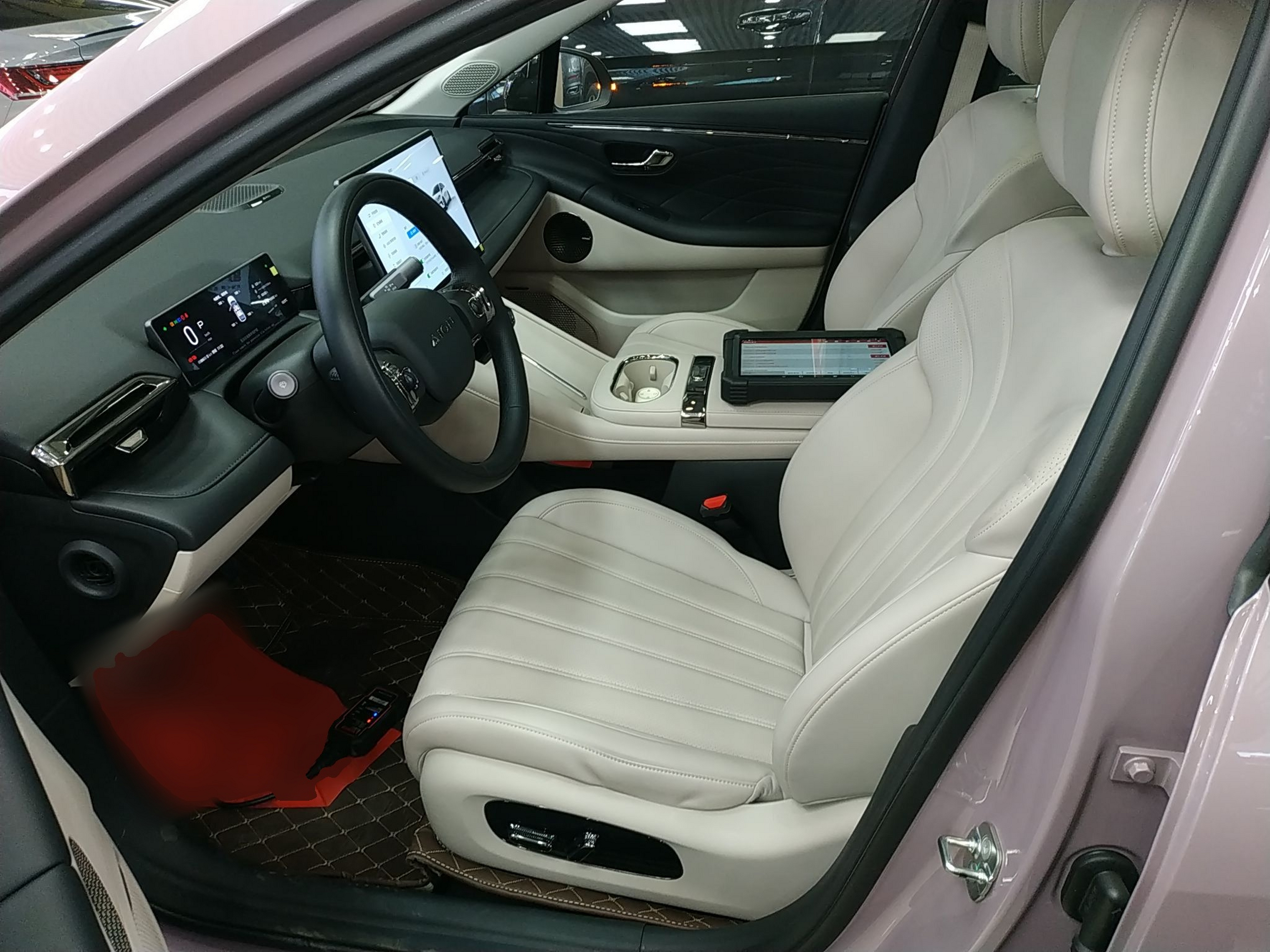 المقاعد الأمامية داخل السيارة