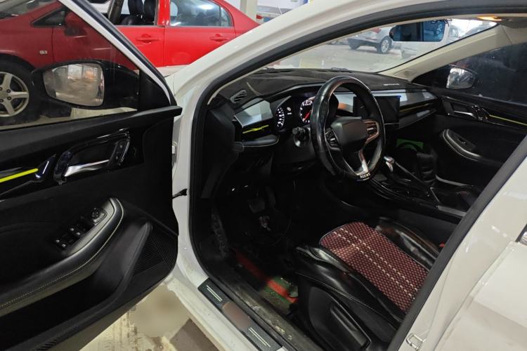 Used Roewe i5 2021 1.5L CVT Platinum Edition
