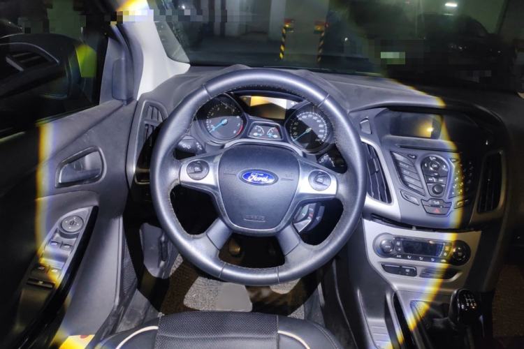 Used Ford Focus 2012 Hatchback 1.6L Manual Fashion Edition
