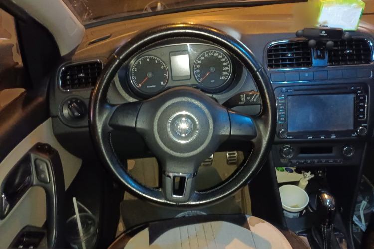 Used Volkswagen Polo 2012 1.6L Cross Polo Automatic Transmission