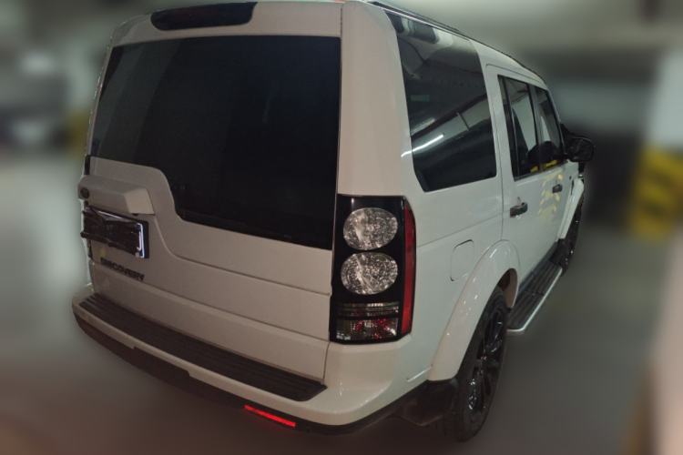 Used Land Rover Discovery 2016 3.0 SC Obsidian Black Heritage Edition SE
