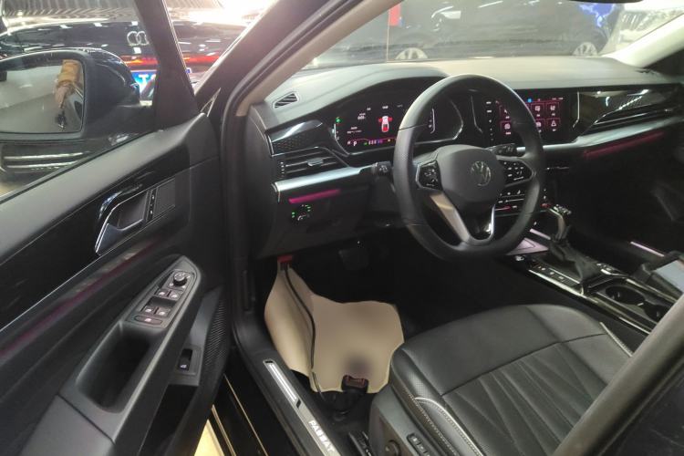 Used Volkswagen Passat 2023 330TSI Luxury Edition
