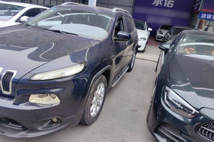Used  Cherokee 2016 2.4L Leading Edition