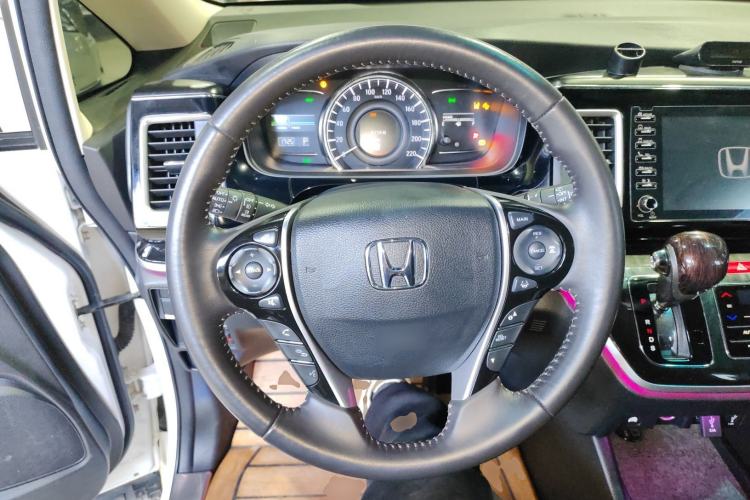 Used Honda Elysion 2019 2.0L Hybrid Supreme Edition
