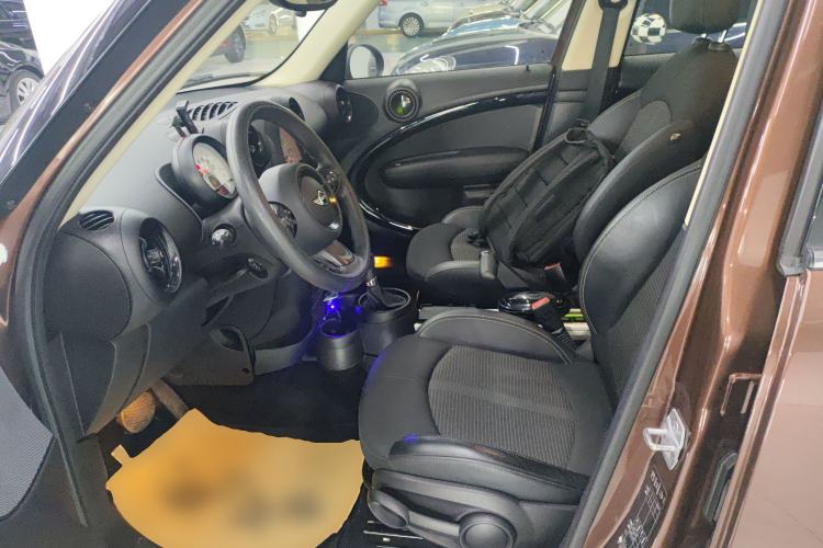 Used  Countryman 2011 1.6L COOPER Fun
