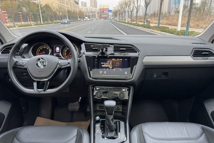 Used Volkswagen Tiguan L 2020 330TSI Automatic Two-Wheel Drive Panoramic Comfort Edition China VI Standard