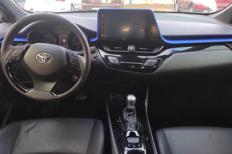 Used Toyota IZOA 2018 2.0L Yichi Version China VI Standard