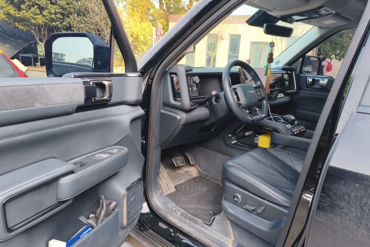 Used  Leopard 5 2023 Navigator Edition