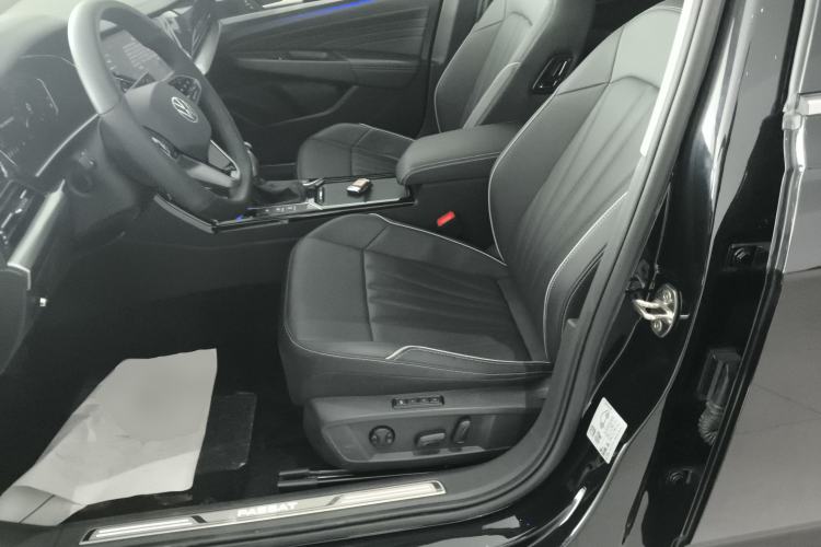 Used Volkswagen Passat 2024 380TSI Dragon Glory Edition

