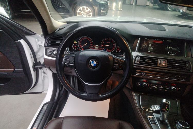 Used BMW 5 Series 2014 525Li Luxury Design Package
