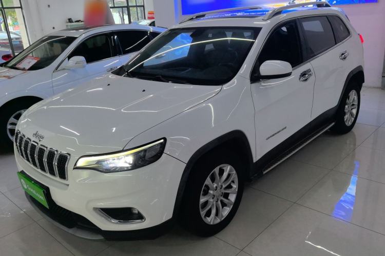 Used  Cherokee 2019 2.0T Two-Wheel Drive Smart Enjoyment Version China V
