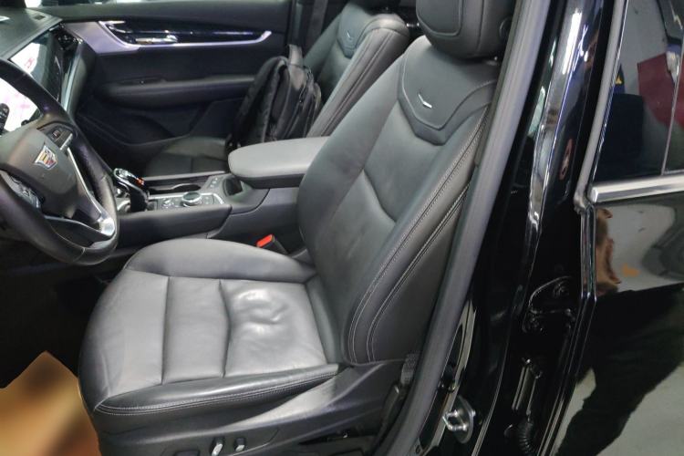 Used Cadillac XT6 2022 2.0T Six-Seater Four-Wheel Drive Luxury Version
