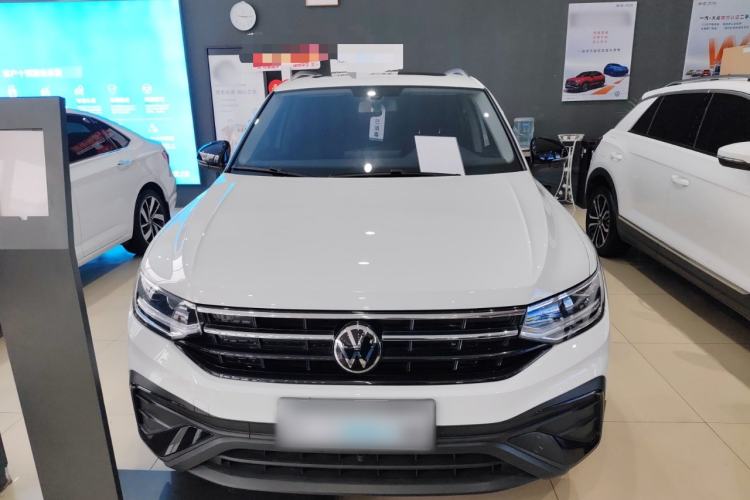 Used Volkswagen Tiguan L 2024 Outstanding Model 300TSI Automatic Two-Wheel Drive Longteng Edition
