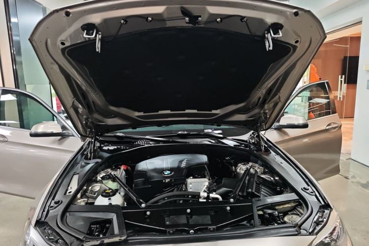 Used BMW 5 Series 2017 525Li Leading Model
