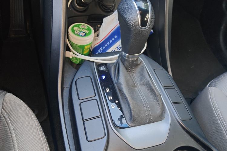 Used Hyundai Grand SantaFe 2015 2.2T 7-Seater Two-Wheel-Drive Zhi Ling Limited Edition